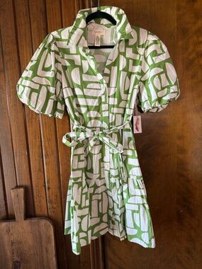 Jessica Simpson Green and White Puff-Sleeve Shirt Dress